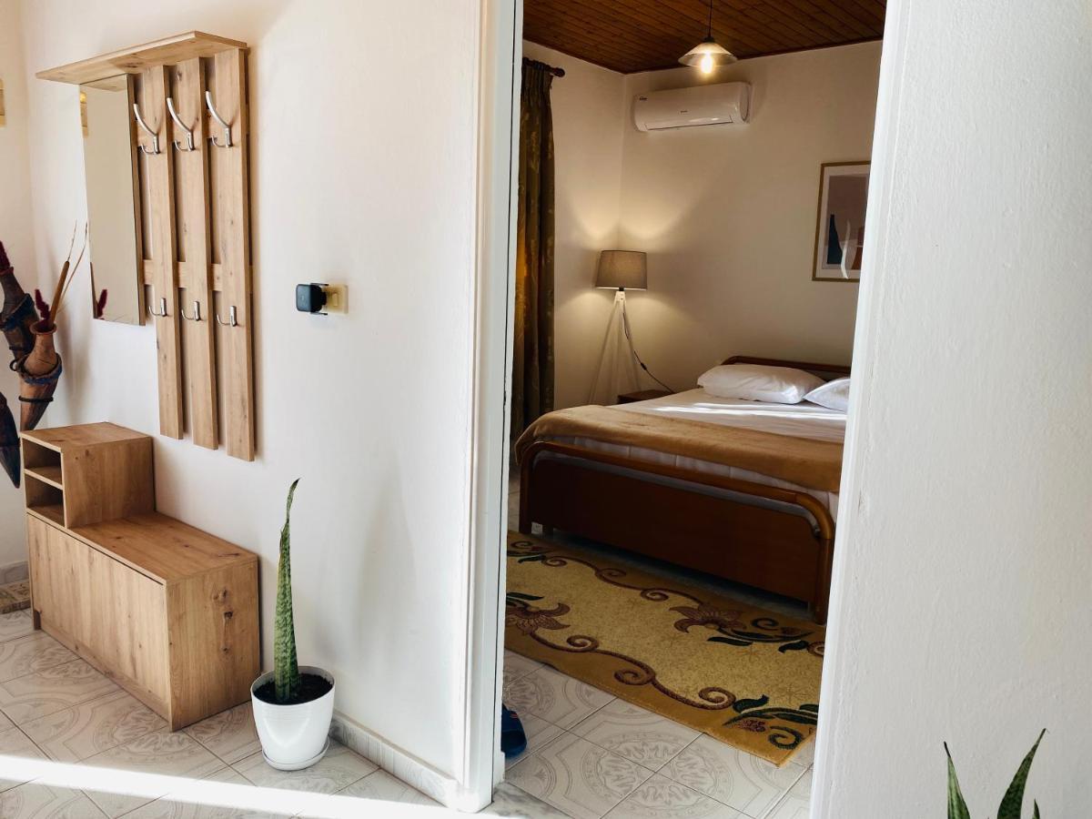 Mia Guest House - Entire Home With Balcony & Garden Divjake Dış mekan fotoğraf