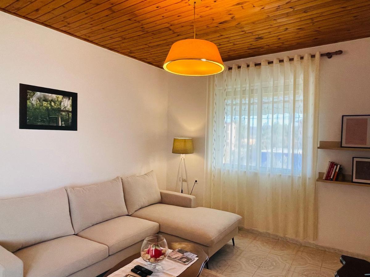 Mia Guest House - Entire Home With Balcony & Garden Divjake Dış mekan fotoğraf