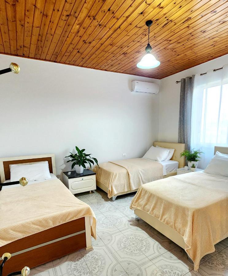 Mia Guest House - Entire Home With Balcony & Garden Divjake Dış mekan fotoğraf