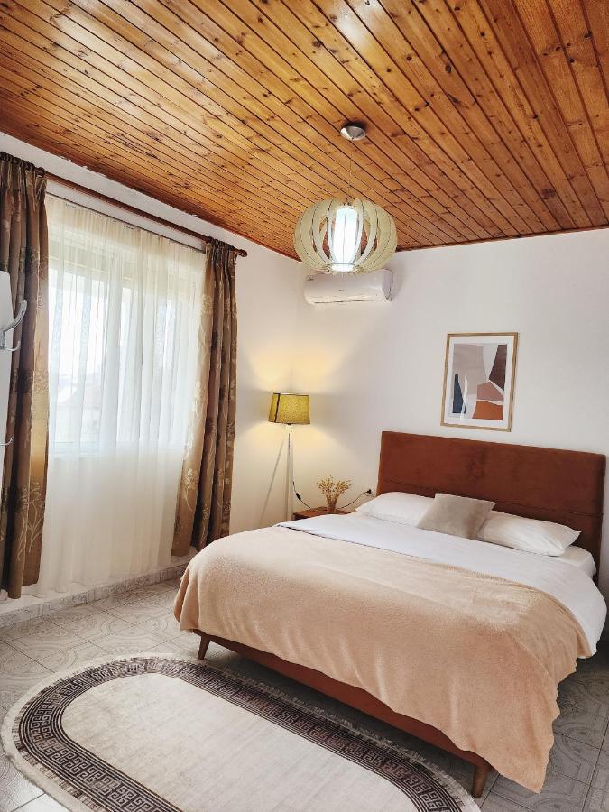 Mia Guest House - Entire Home With Balcony & Garden Divjake Dış mekan fotoğraf