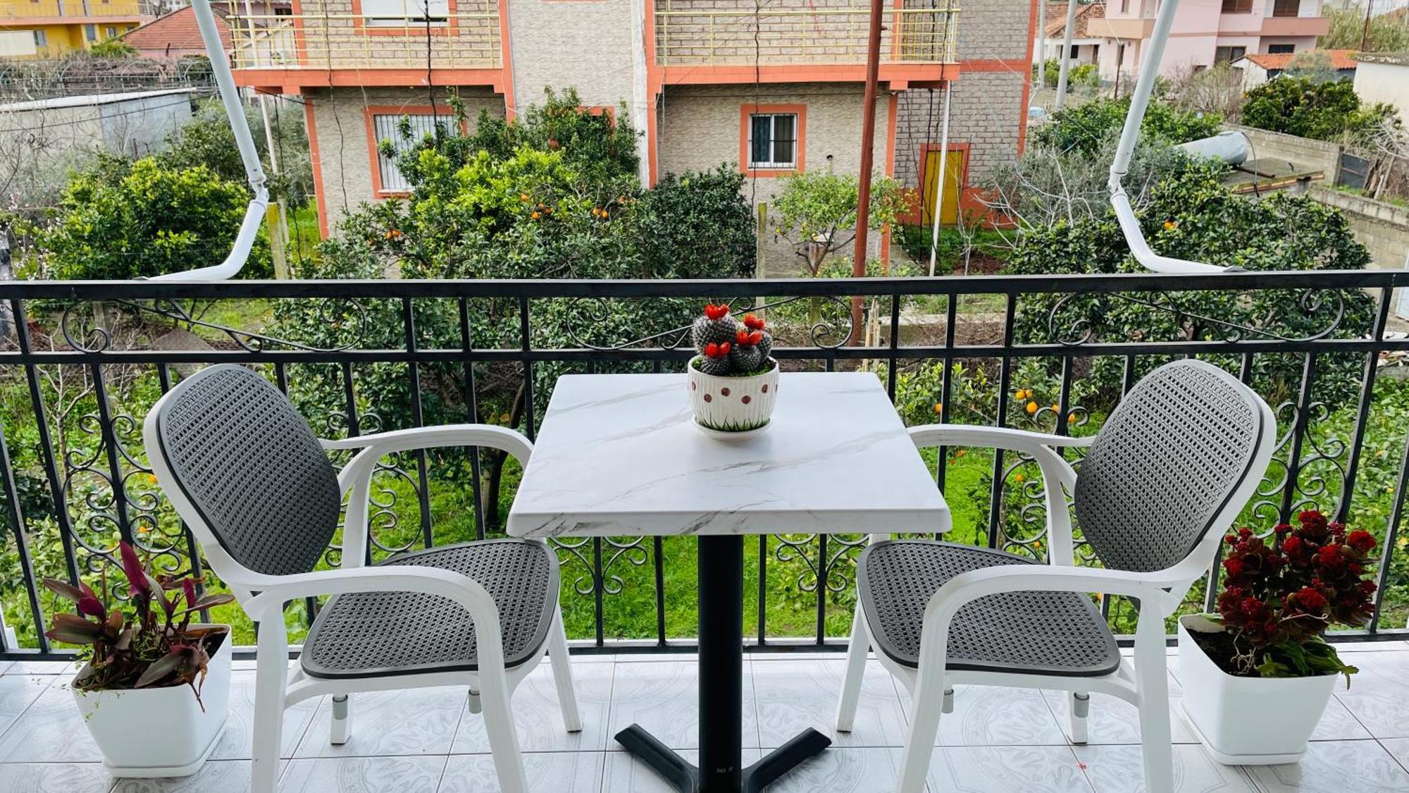 Mia Guest House - Entire Home With Balcony & Garden Divjake Dış mekan fotoğraf
